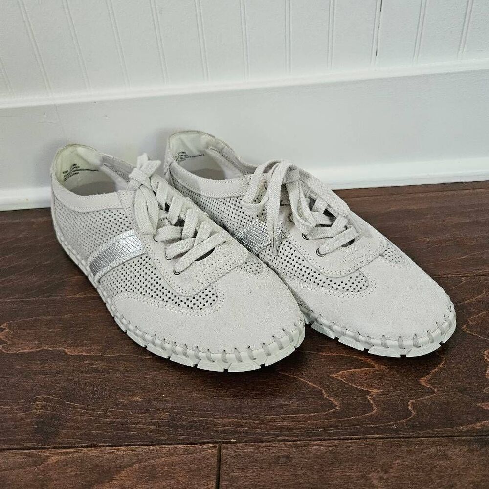 3/$15 Crown Vintage Saturn Leather Comfort Sneaker Size 9.5 in Off White